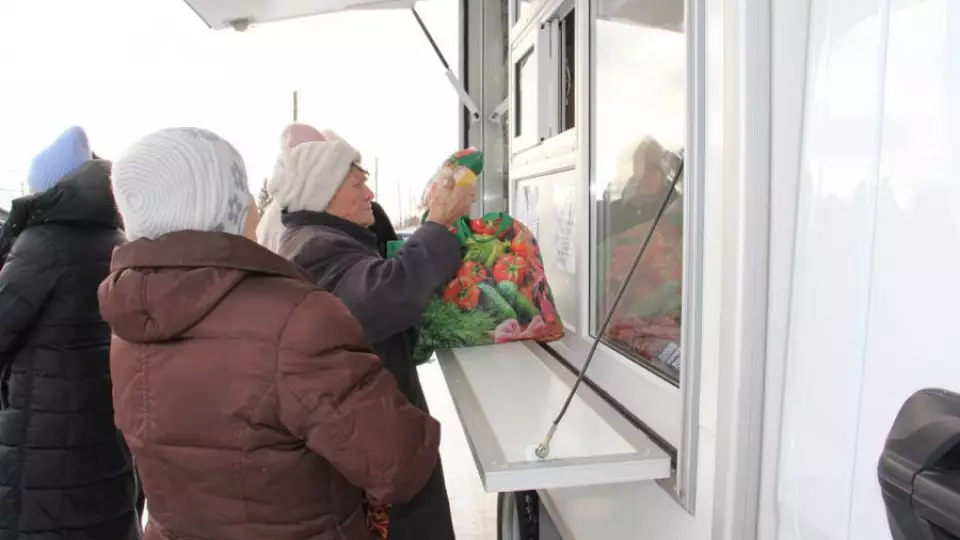 В 18 деревень Свердловской области приедут новые магазины на колёсах