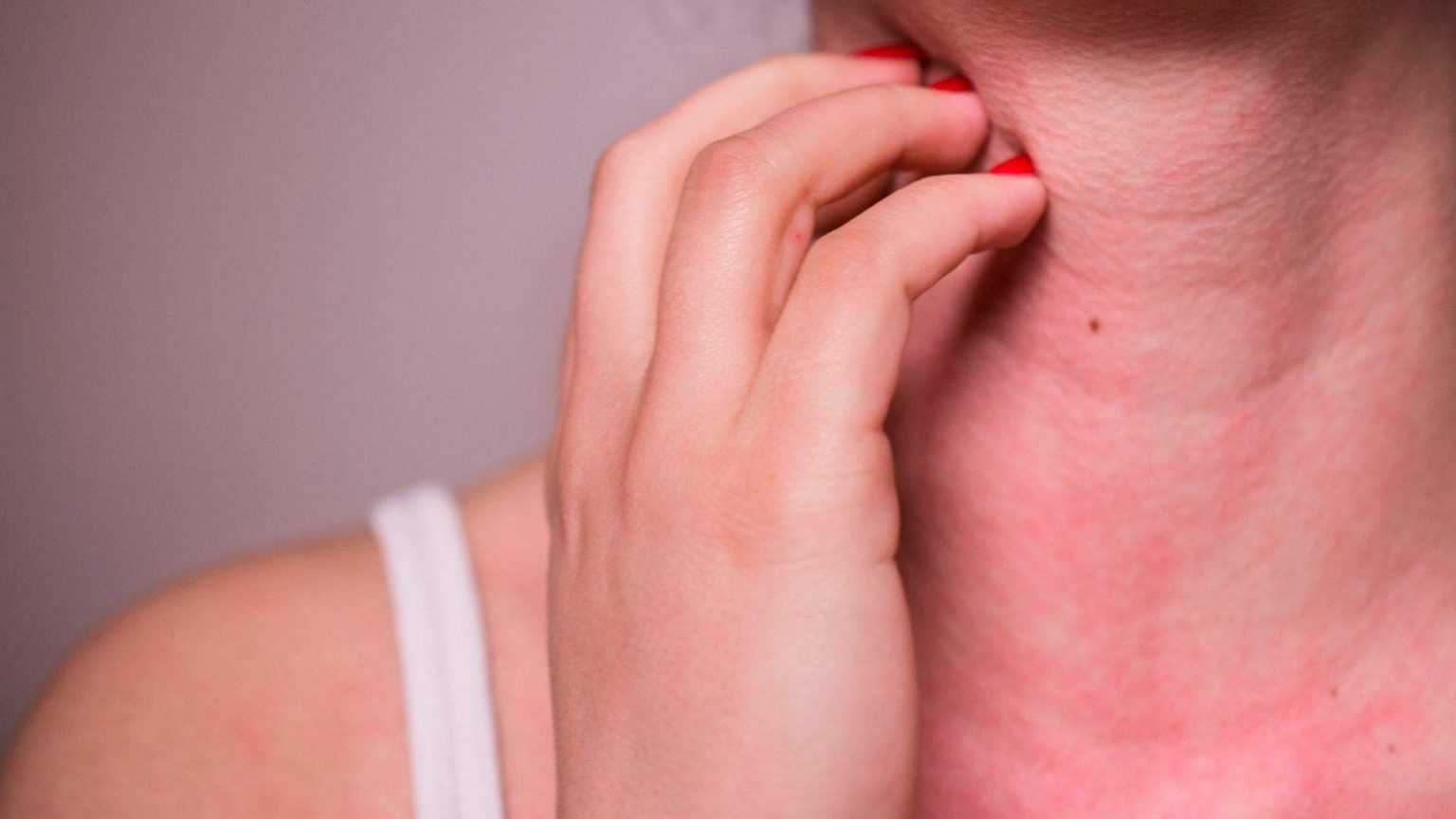 Стресс может вызвать аллергические реакции, даже если у вас их нет