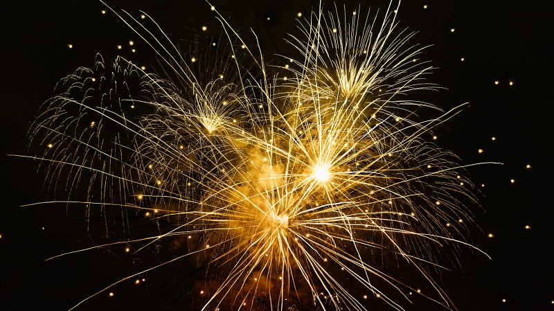 Екатеринбург отметит 23 февраля 500 салютами