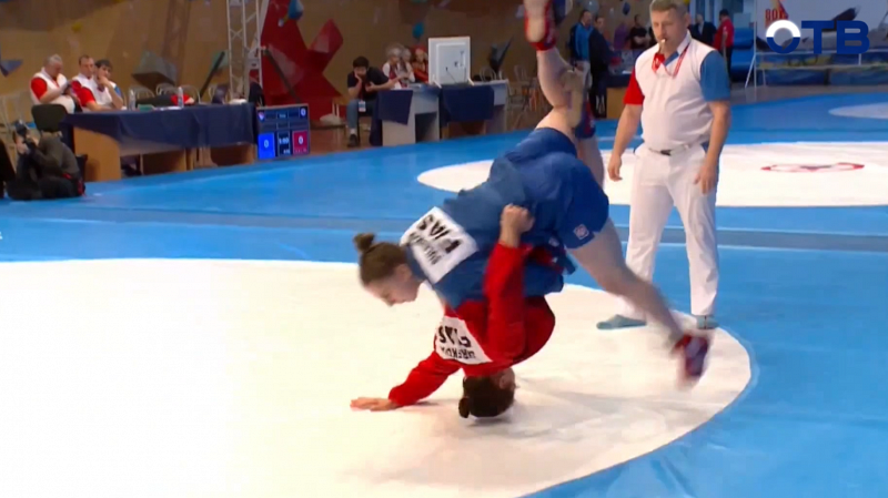 Свердловские самбисты завоевали 10 медалей на Первенстве России