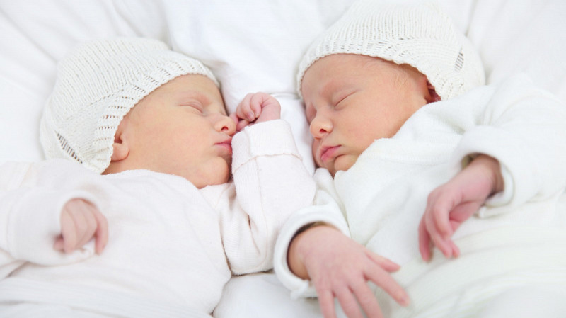 В Свердловской области на свет появилось 9 пар близнецов