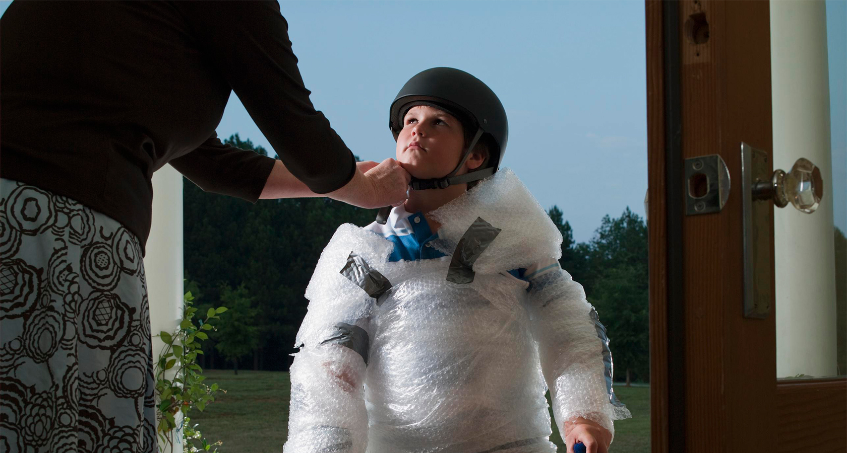 Психолог предупредила о вреде гиперопеки для детей