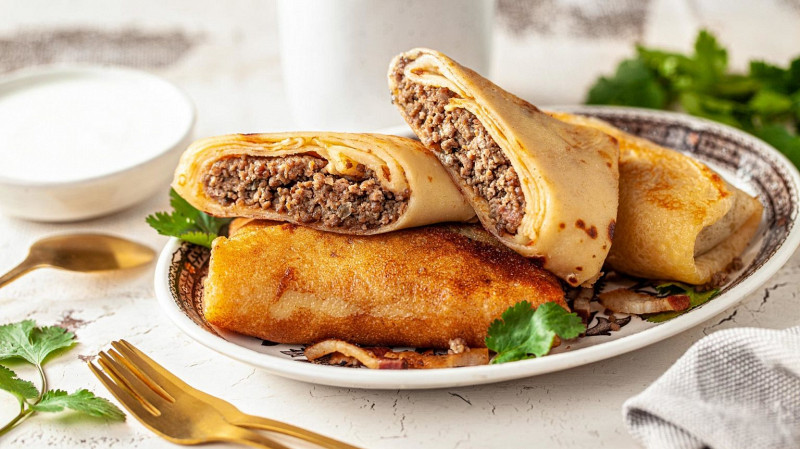 Врач предупредила о вреде промышленных начинок в блинах