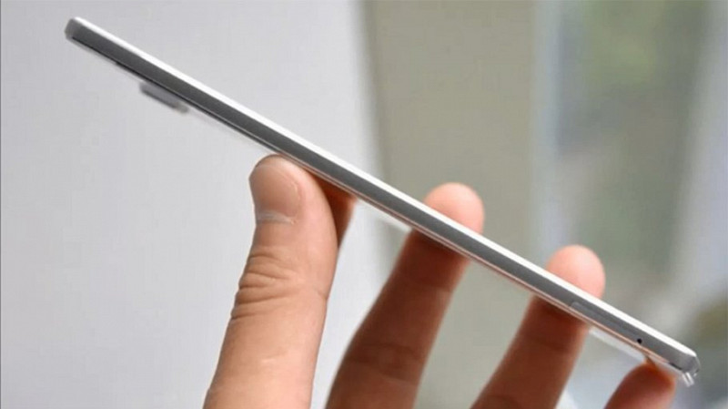 В Каменске-Уральском полиция вернула девушке телефон, украденный три года назад