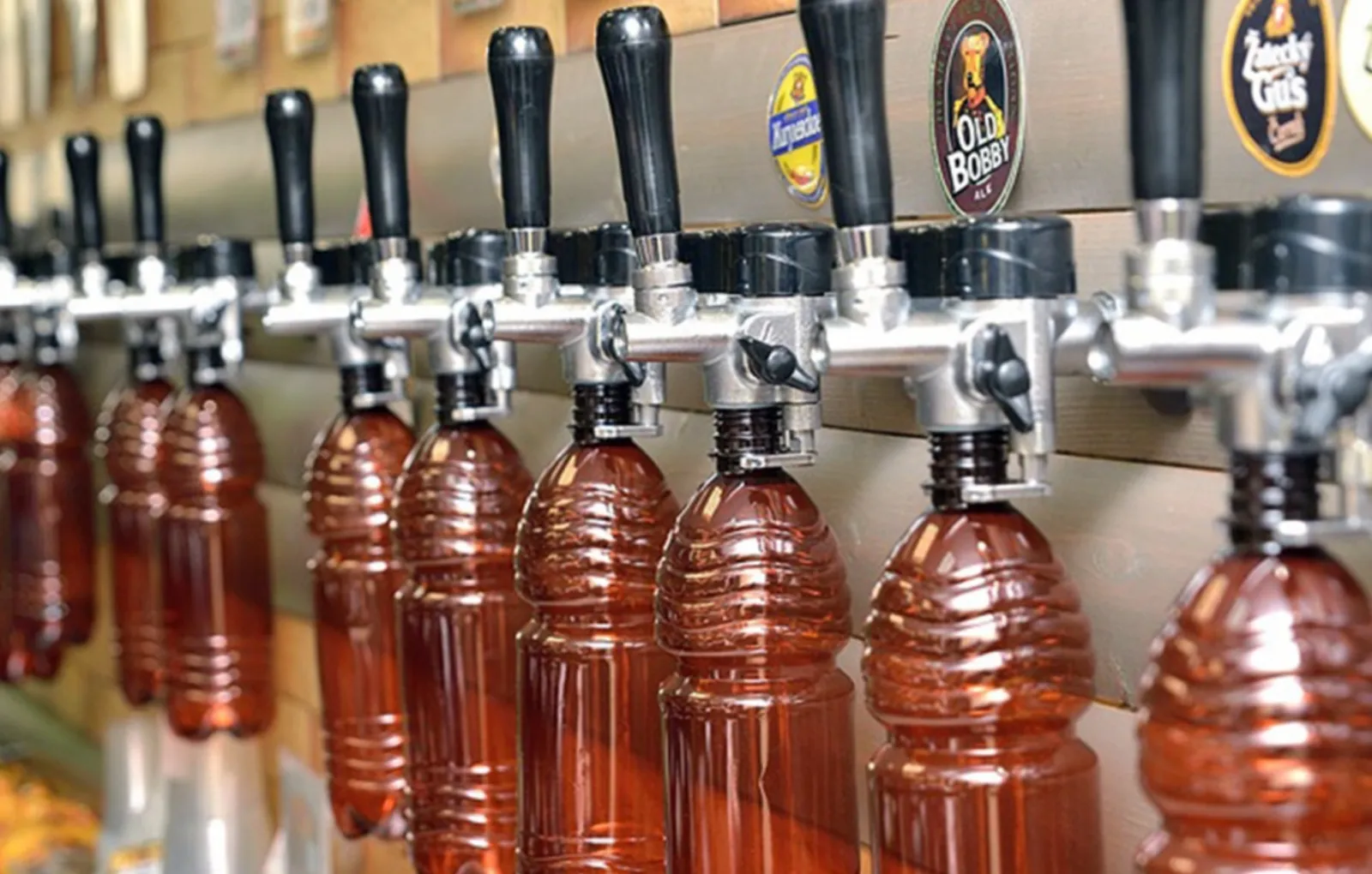 Свердловская область ограничила работу пивных магазинов до 23:00