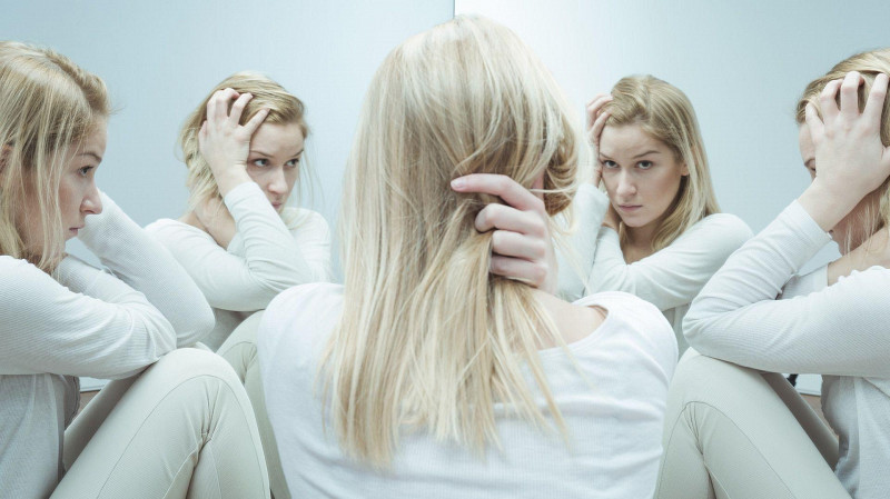 Психолог рассказала, чем вредна «мода» на психические расстройства