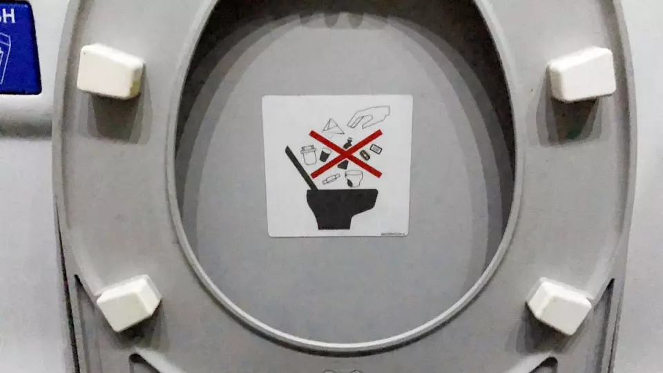 Мэрия Среднеуральска призвала горожан не выбрасывать в унитаз пододеяльники