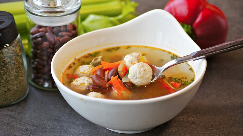 Роспотребнадзор объяснил, чем супы полезны для пищеварения