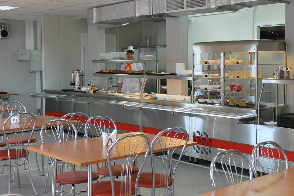 В Каменске-Уральском столовую на Трубном заводе закрыли на два месяца после отравления сотрудников