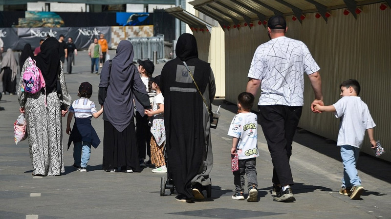 Свердловская область стала одним из лидеров по количеству детей мигрантов в России