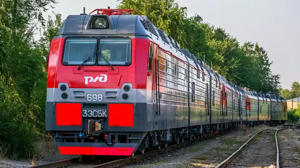 Диверсант в Тюмени загорелся, пытаясь поджечь локомотив