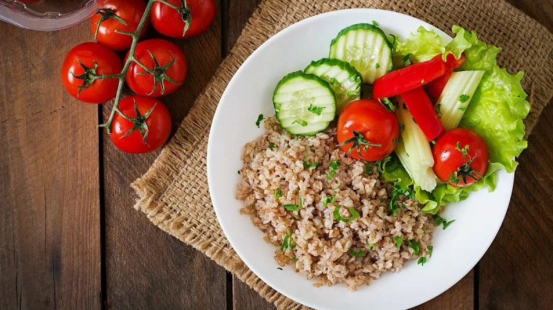 Гастроэнтеролог советует плавный выход из Великого поста