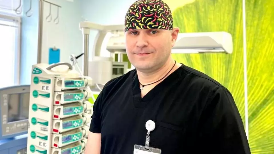 В Сургуте врачи спасли жизнь новорожденному размером с ладонь