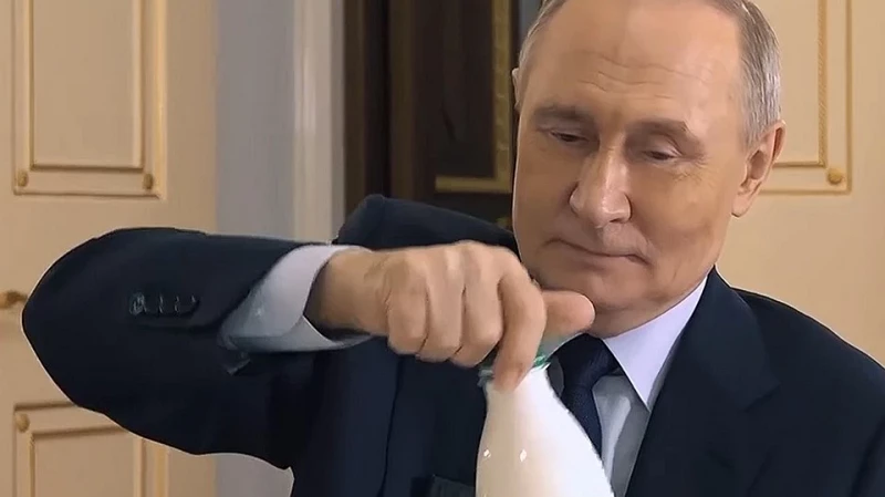 Россияне разобрали кефир, который пьет Путин