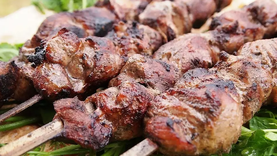 Диетолог посоветовал, от каких продуктов стоит отказаться при употреблении шашлыка