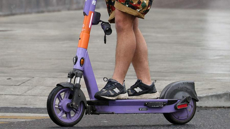В Екатеринбурге могут ввести удостоверения для электросамокатчиков