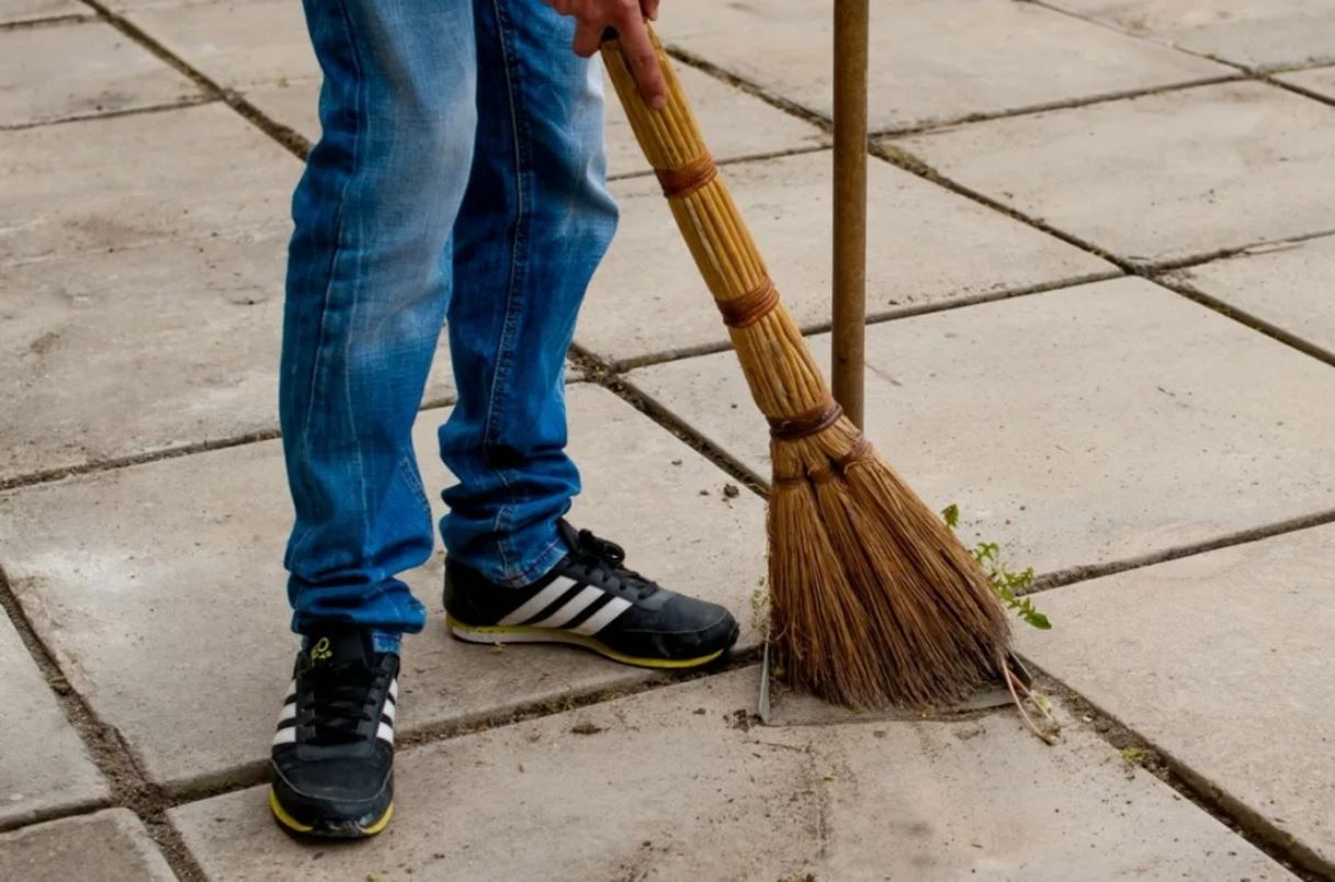 Уралец получил 320 часов обязательных работ за спаивание подростка