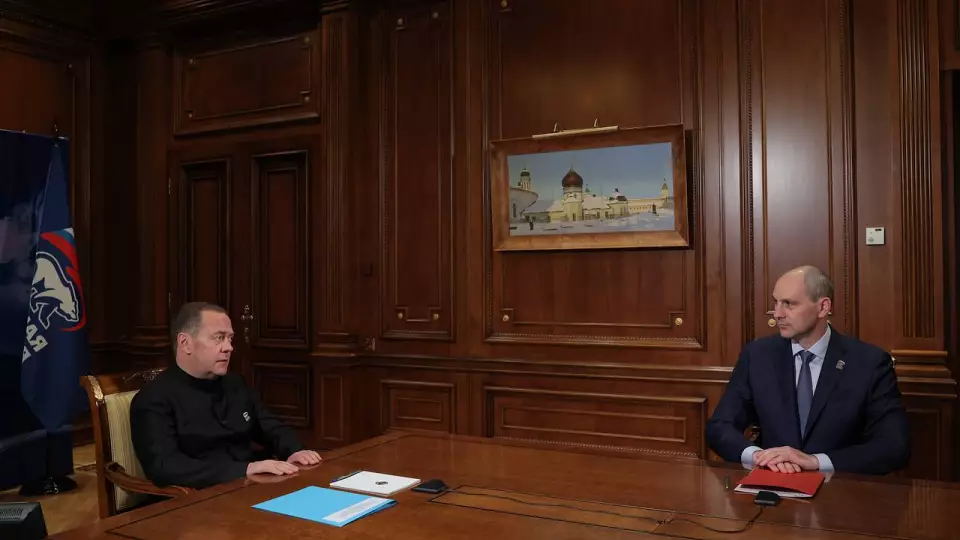 Дмитрий Медведев поддержал кандидатуру Дениса Паслера на пост секретаря Свердловского отделения «Единой России»