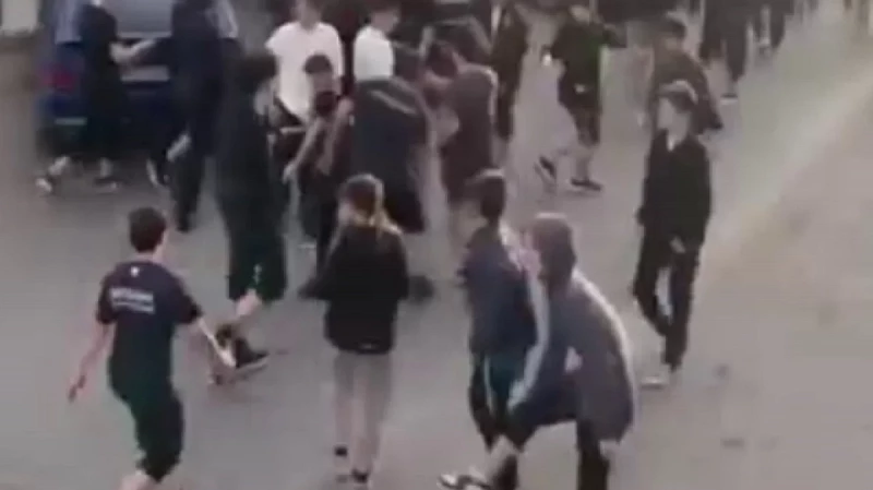 Драку в духе 90-х устроила молодежь в Махачкале