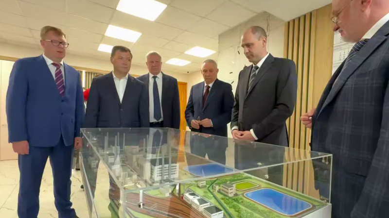 Денис Паслер оценил экопроекты завода «Хромпик» в Первоуральске