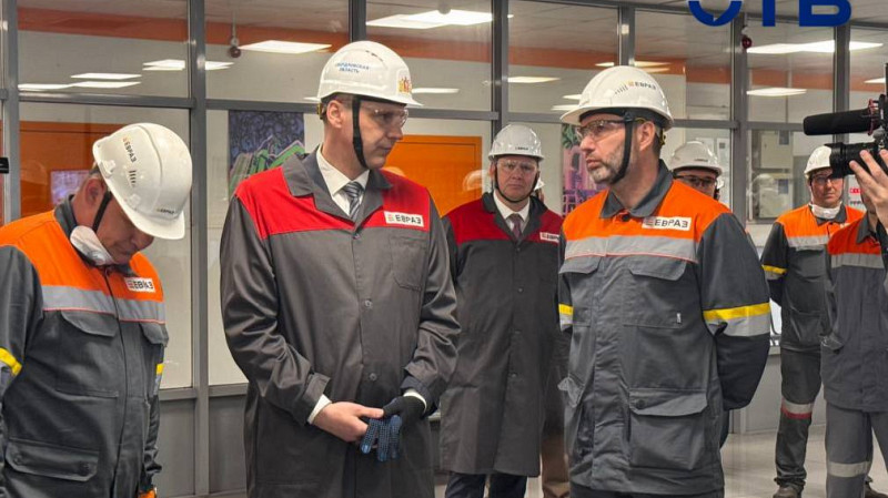 Глава региона ознакомился с ходом строительства новой коксовой батареи на ЕВРАЗ НТМК