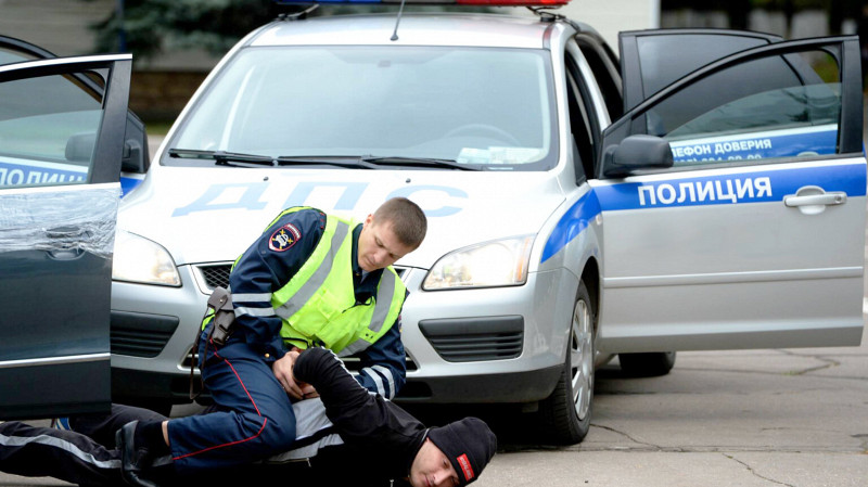 В Заречном водитель BMW врезался в полицейскую машину в состоянии наркотического опьянения