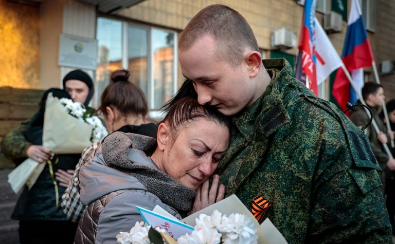 Восемь уральцев были освобождены из украинского плена