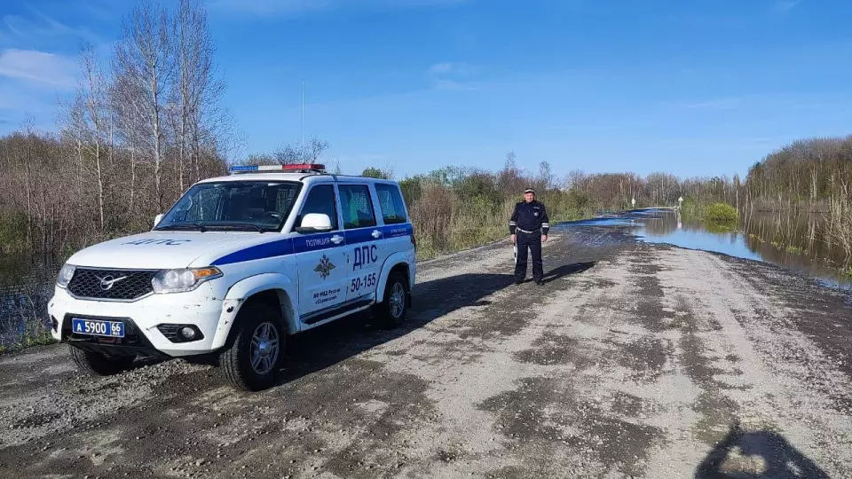 Трасса Сосьва–Гари затоплена из-за разлива реки Воробина