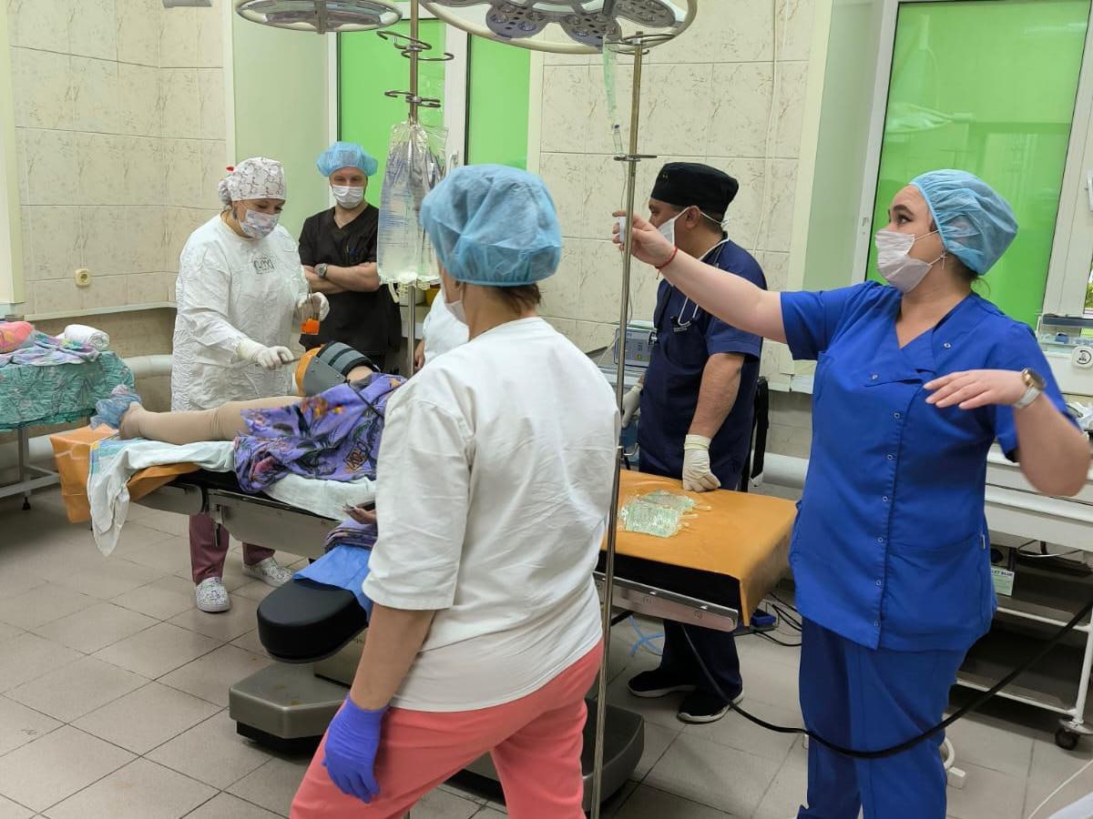 В Сухоложской районной больнице хирурги впервые провели артроскопию 65-летней пациентке