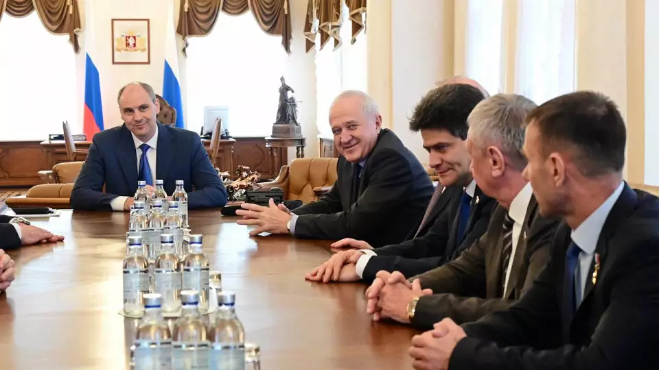 Комитет Совфеда по обороне и безопасности начал работу в Свердловской области