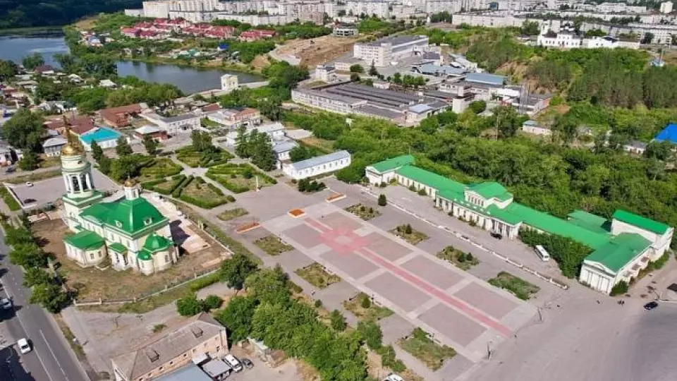 Находки археологов задержали благоустройство площади в Каменске-Уральском