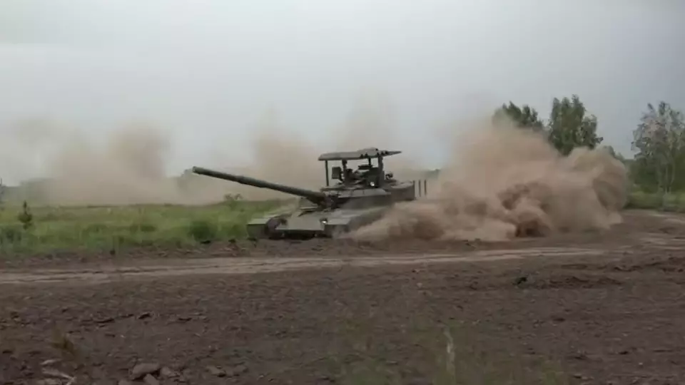 «Уралвагонзавод» передал армии РФ модернизированные танки Т-80БВМ