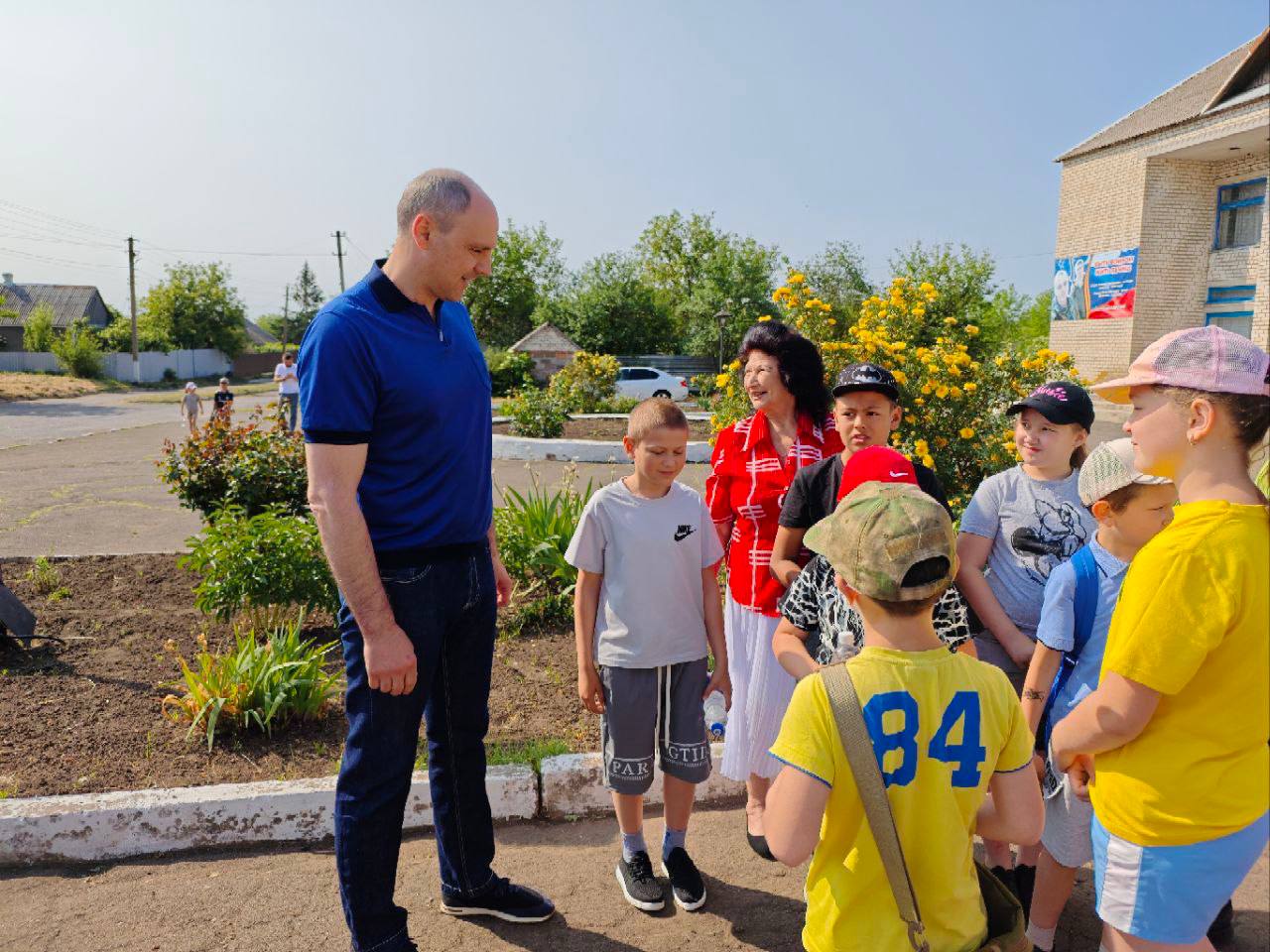 Денис Паслер открыл детский городок в селе Греко-Александровка ДНР