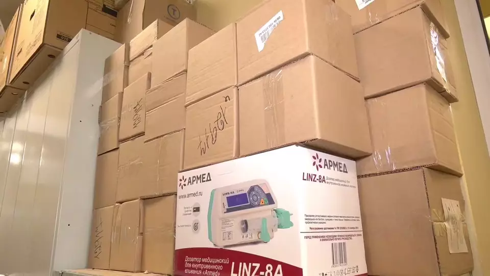 Денис Паслер передал новое медоборудование в больницу Тельмановского района