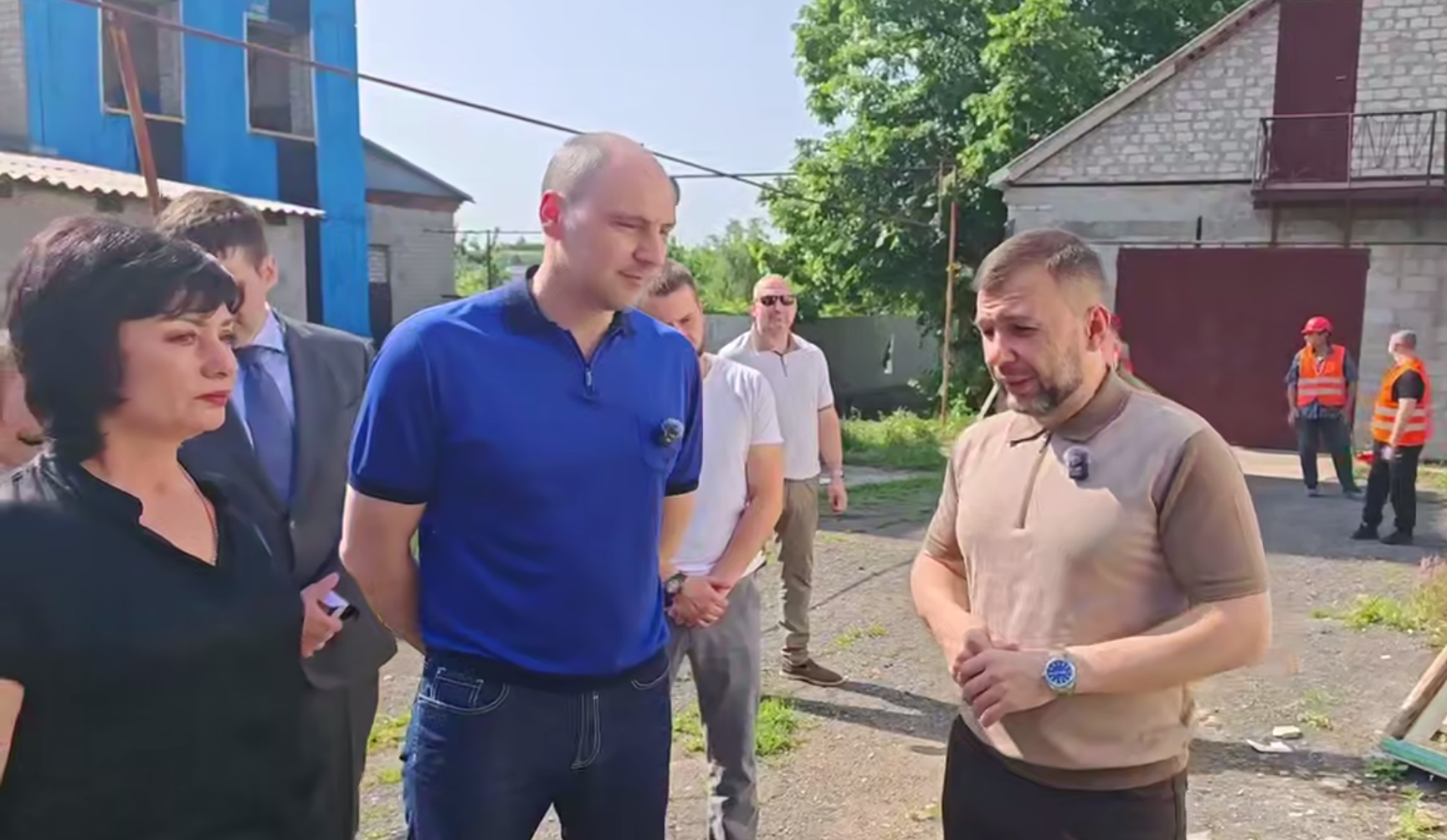 Денис Паслер и Денис Пушилин оценили восстановление объектов в Тельманово