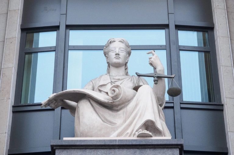 Тюменец с поддельными документами заключил контракт на 1 млрд