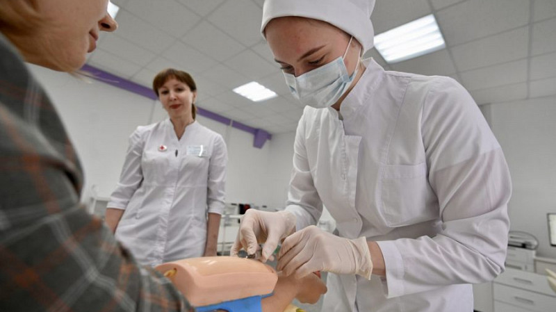 Свердловский медколледж открывает 500 целевых мест для будущих медиков