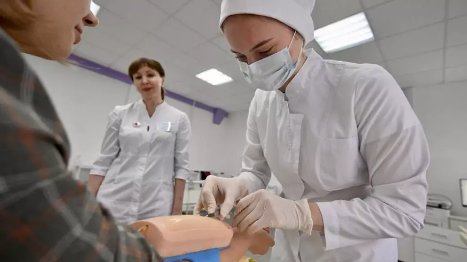 Свердловский медколледж открывает 500 целевых мест для будущих медиков