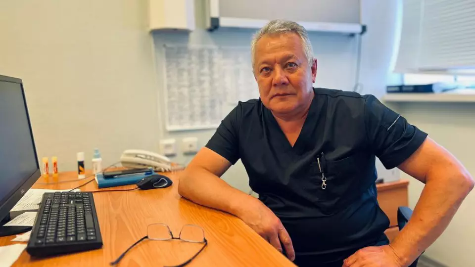 Свердловские медики оказали помощь жителям Тельманово в ДНР