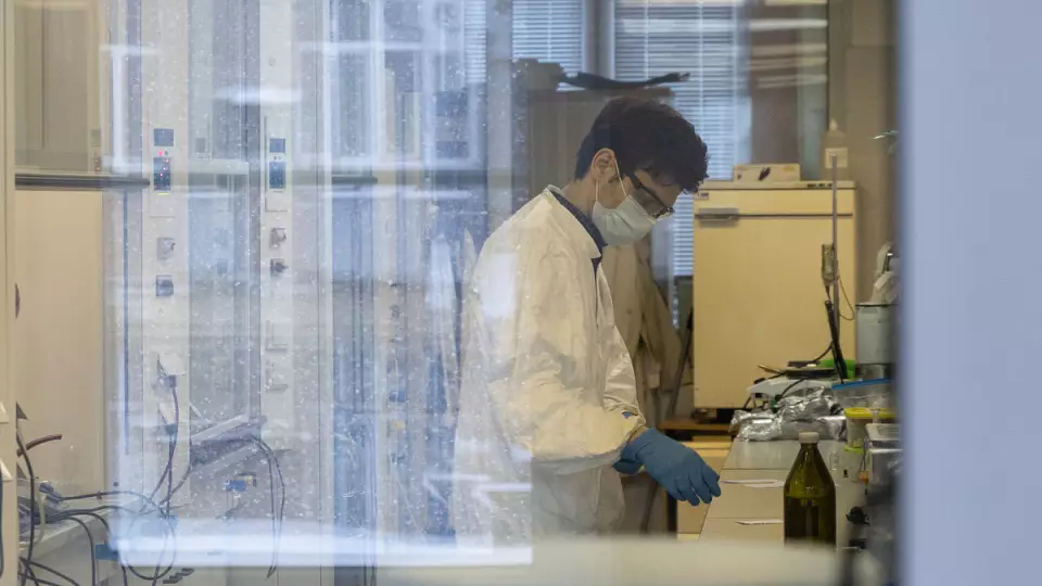 Ученые создали нетоксичное стекло, которое защищает от радиации