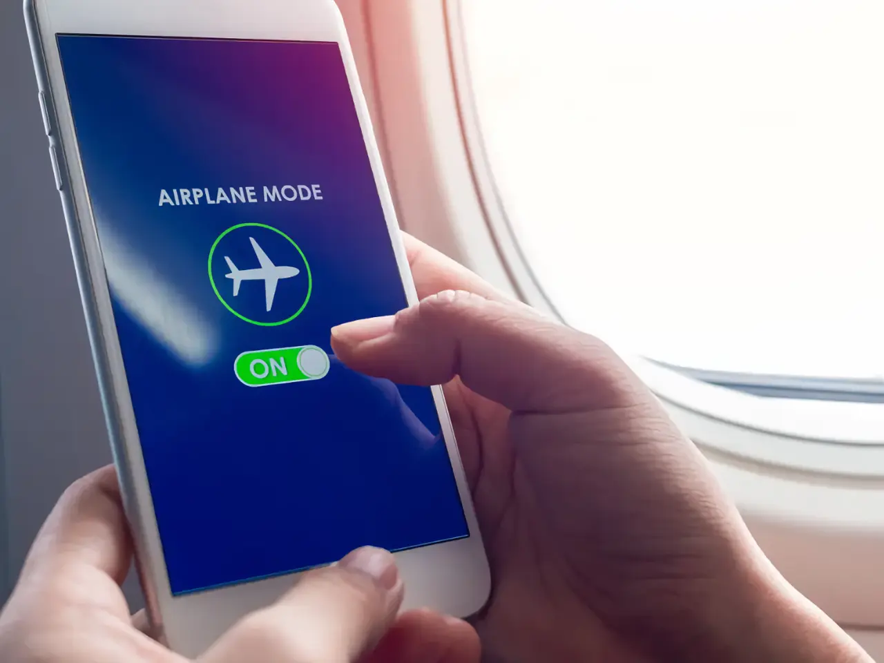 Нужно ли включать авиарежим в самолёте?