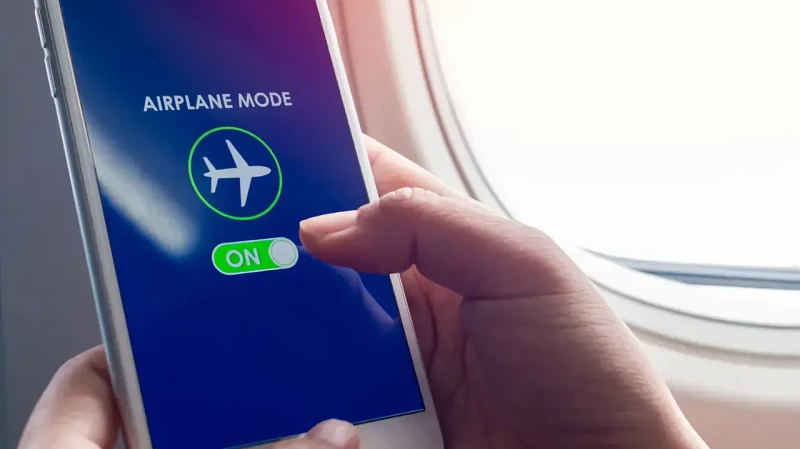 Нужно ли включать авиарежим в самолёте?