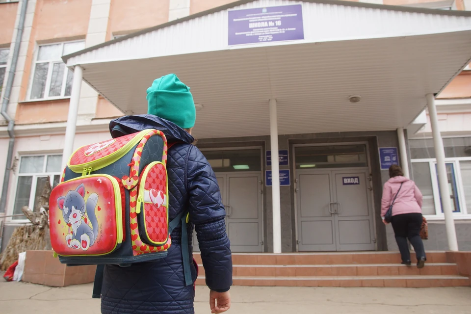 Госдума может запретить продажу энергетиков у школ и больниц