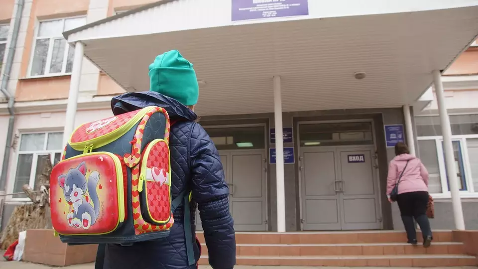 Госдума может запретить продажу энергетиков у школ и больниц