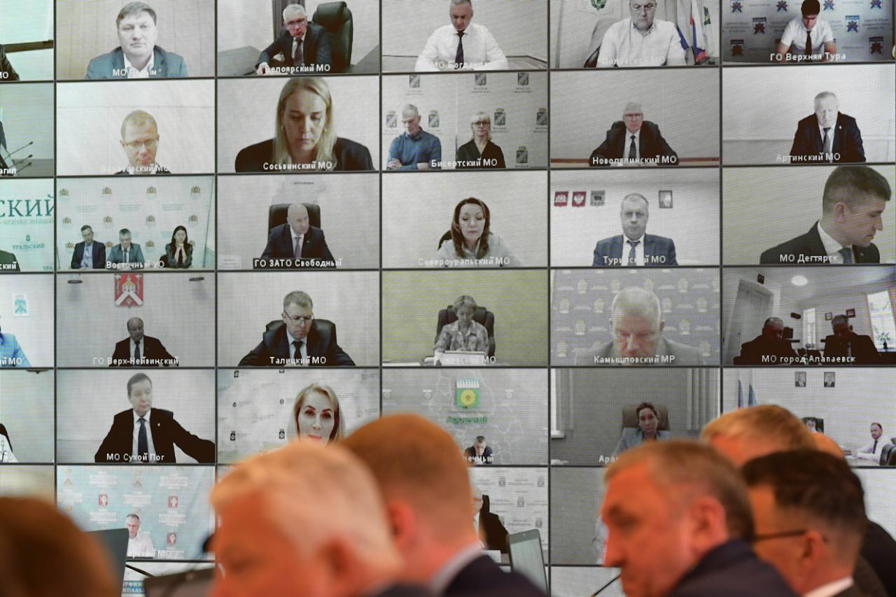 Денис Паслер поручил срочно восстановить горячее водоснабжение в Асбесте и Серове