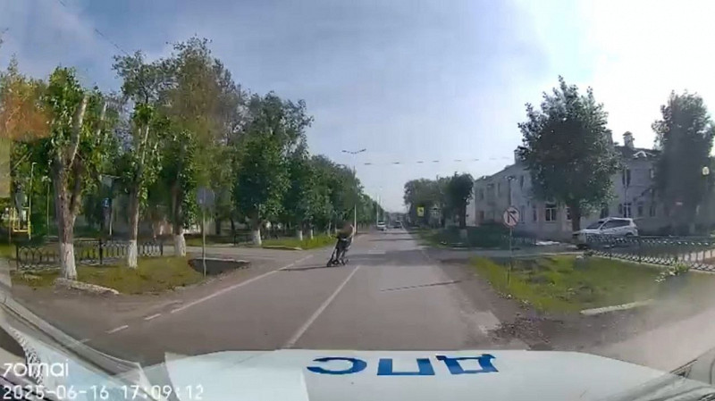 Пьяного водителя электросамоката с ребёнком задержали в Сухом Логу