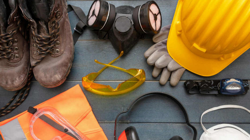 В селе Таборы школьникам не выдали СИЗ для работы на улице