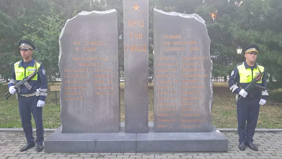 Сотрудники свердловской полиции приняли участие в акции «Свеча памяти»