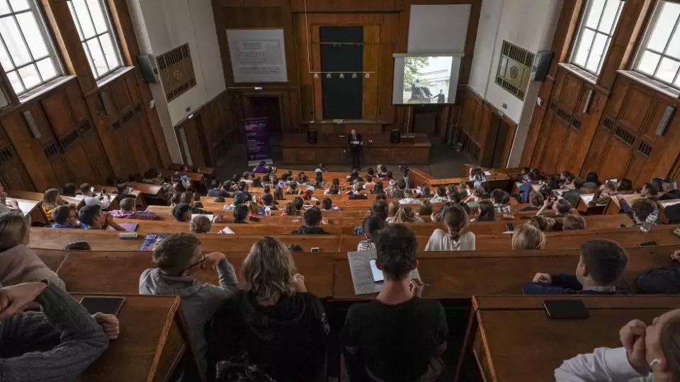 Цены на высшее образование в России взлетели на 15-60%