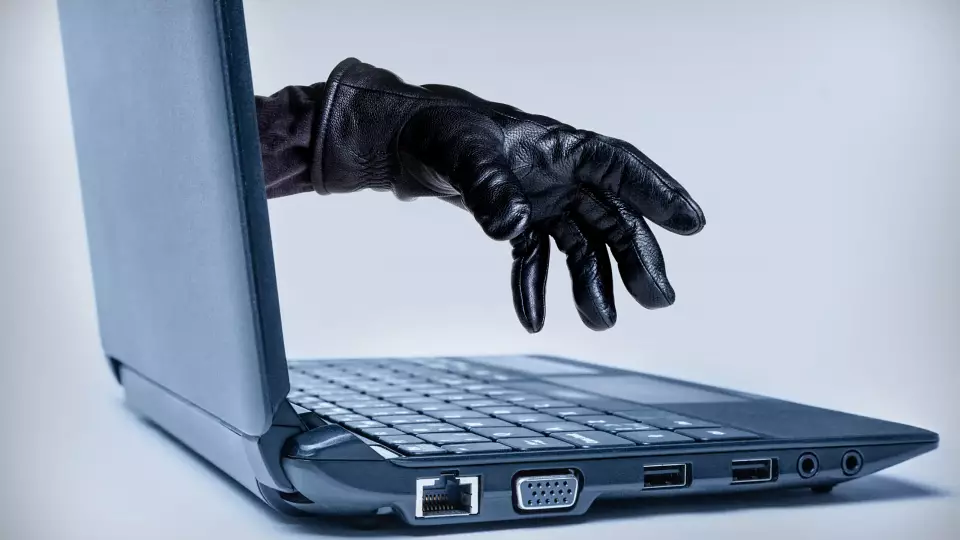 Ежедневный ущерб от кибермошенников в России составляет 1 миллиард рублей